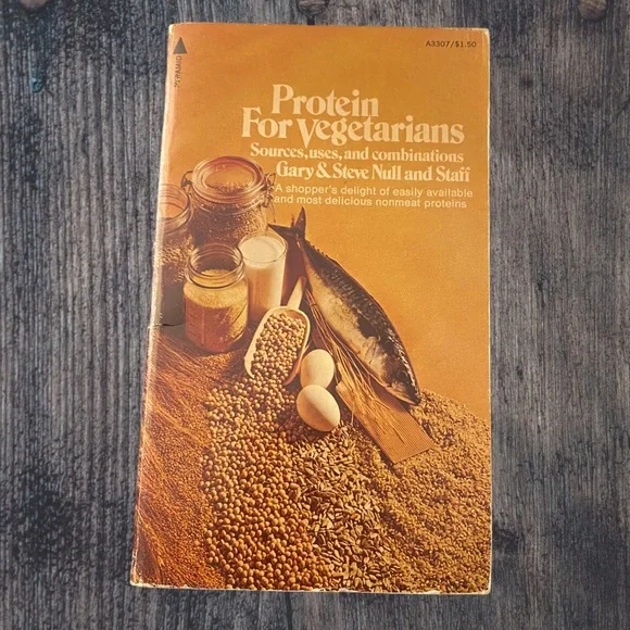 Book Protein For Vegetarians Cookbook Kitchen Retro Kitsch Vintage - Picture 1 of 7